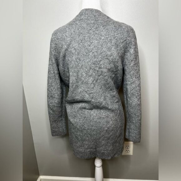 Chico’s Herringbone Heather Gray Textured Tunic Sweater with Deep V-Neck Medium - Picture 6 of 12